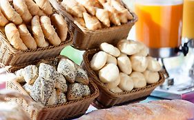 Holiday Inn Express & Suites Lisbon - Principe Real By Ihg