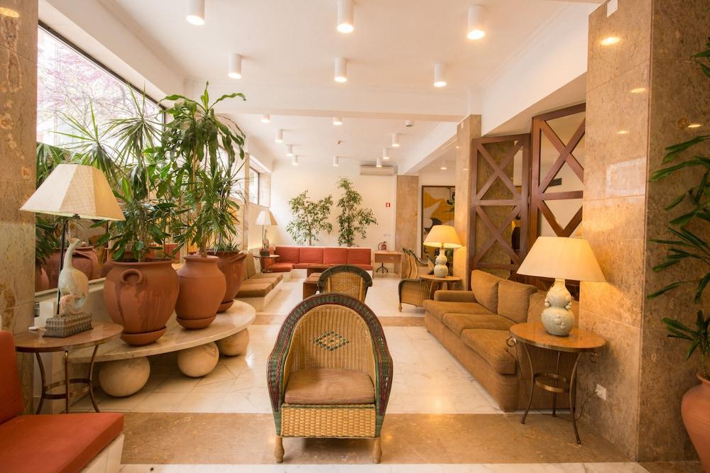 Holiday Inn Express & Suites Lisbon - Principe Real By Ihg Buitenkant foto