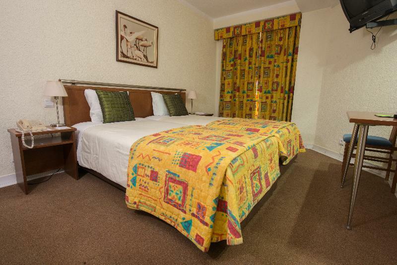 Holiday Inn Express & Suites Lisbon - Principe Real By Ihg Buitenkant foto